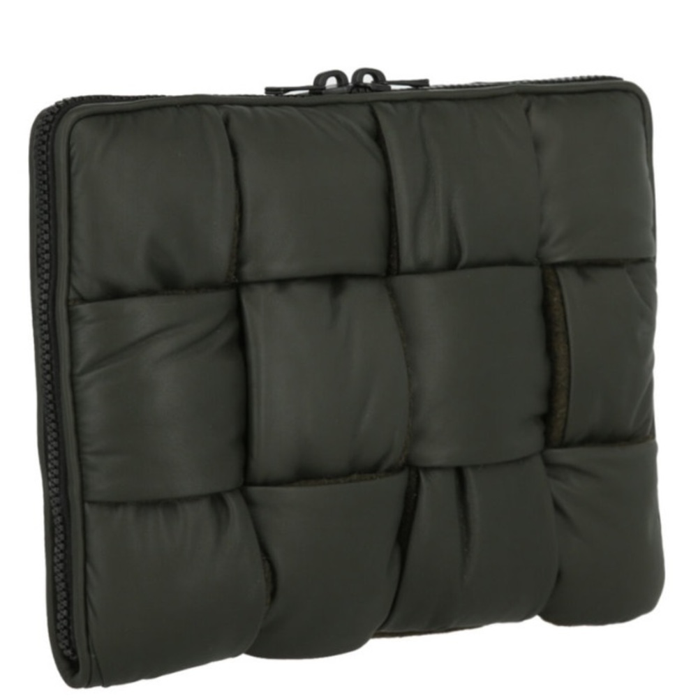 Bottega Veneta Intrecciato Puffer Pouch Bag Clutch Black New - Picture 2 of 3